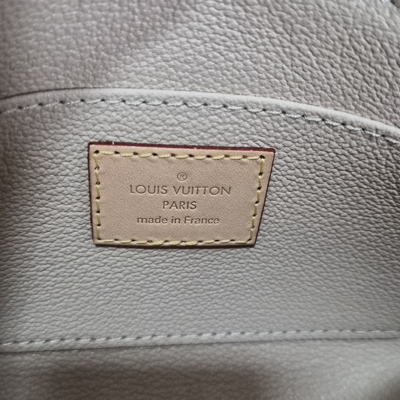Louis Vuitton Monogram Cosmetic Pouch - Picture 10 of 10